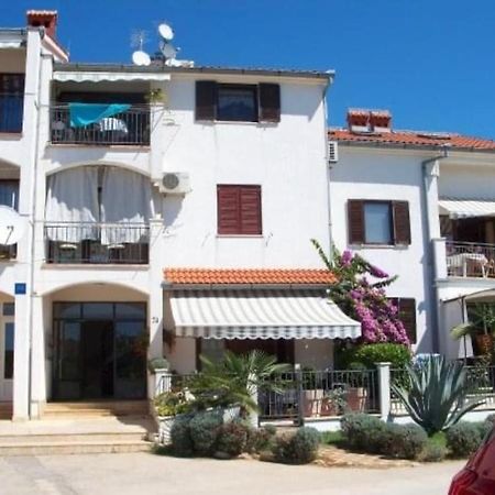 Olivia, Seaside Apartment In Medulin, Croatia Buitenkant foto